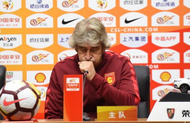 球场拖延症得靠“神医”来治？装伤小把戏已拖中国足球后腿