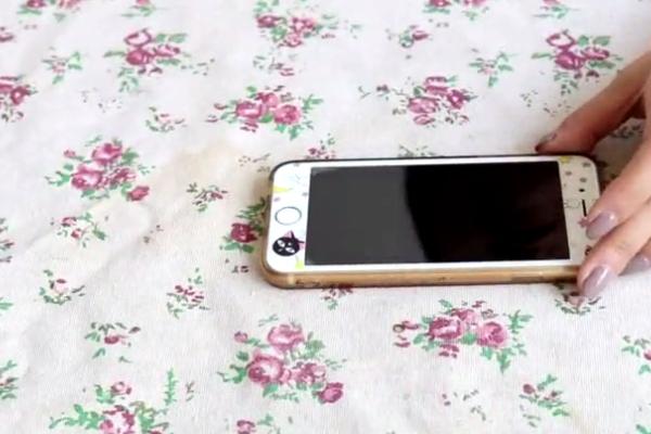 手机屏幕脏了怎么能擦干净,手机屏幕脏了用什么可以擦干净