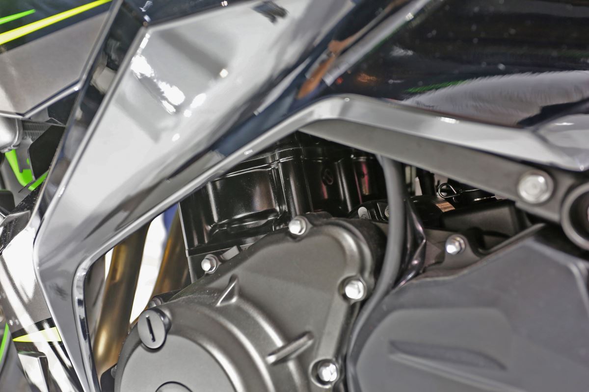 川崎忍者400故障代码,本田400f和川崎忍者400