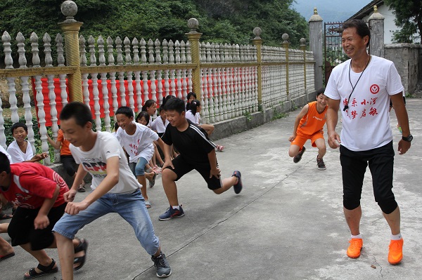 新邵县小河村来了一群“新”老师