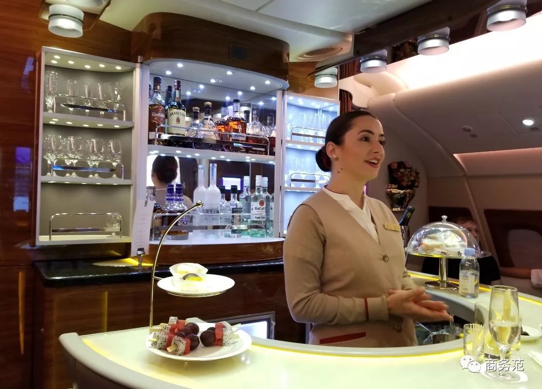 阿联酋航空豪华经济舱体验,阿联酋航空奢华