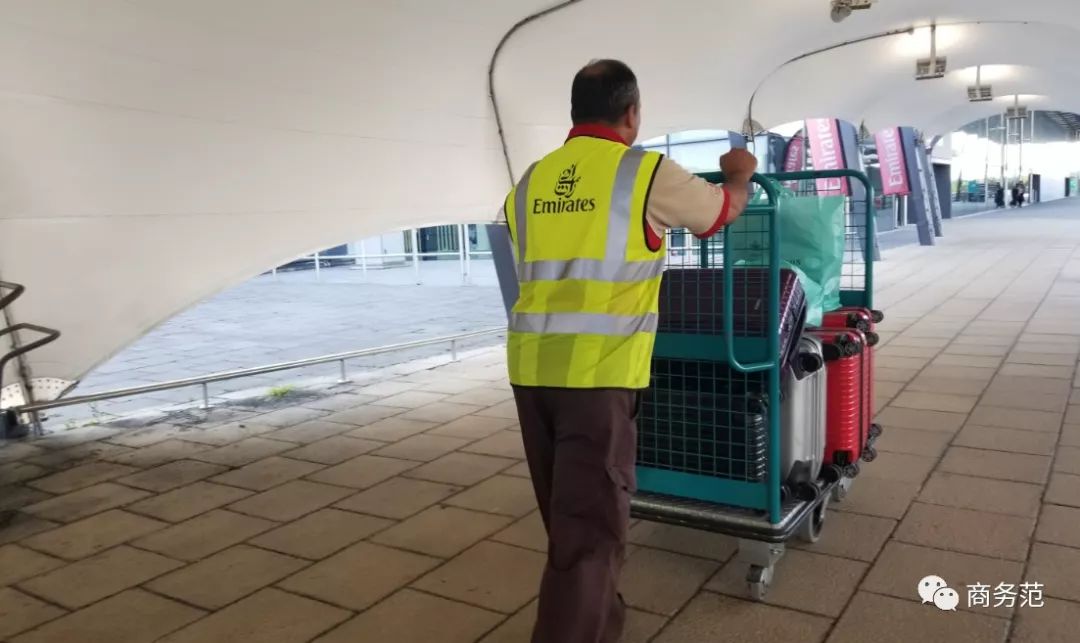 阿联酋航空豪华经济舱体验,阿联酋航空奢华