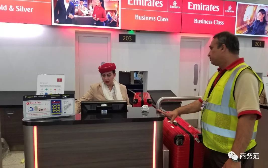 阿联酋航空豪华经济舱体验,阿联酋航空奢华