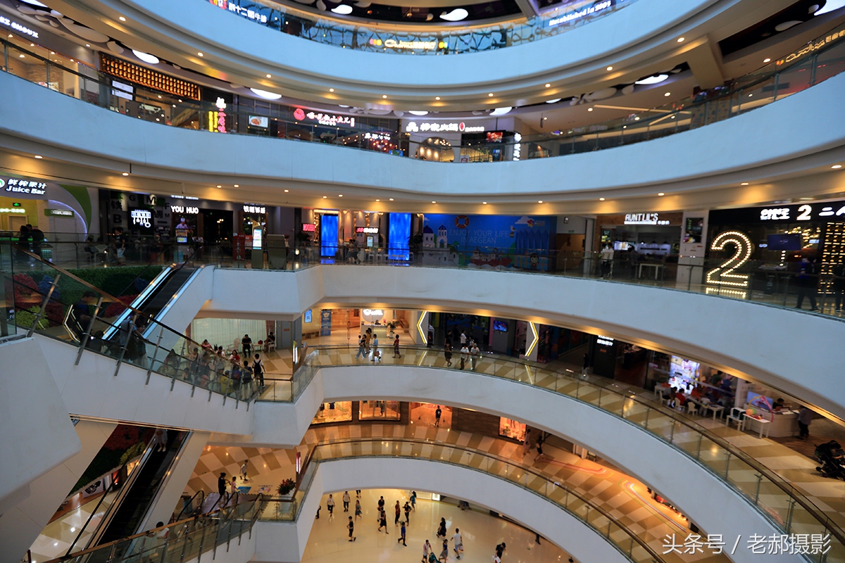 一个浪漫名字的购物中心—爱琴海