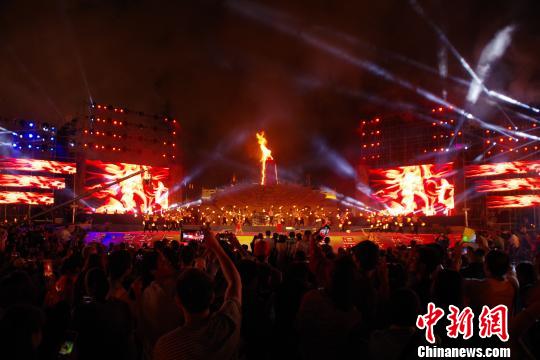 楚雄火把节壮观场面,23年楚雄火把节