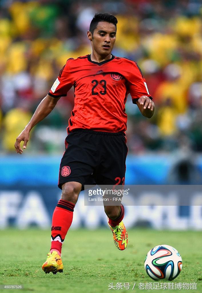 世界杯鸳鸯足球鞋,世界杯彪马鸳鸯足球鞋绿橙