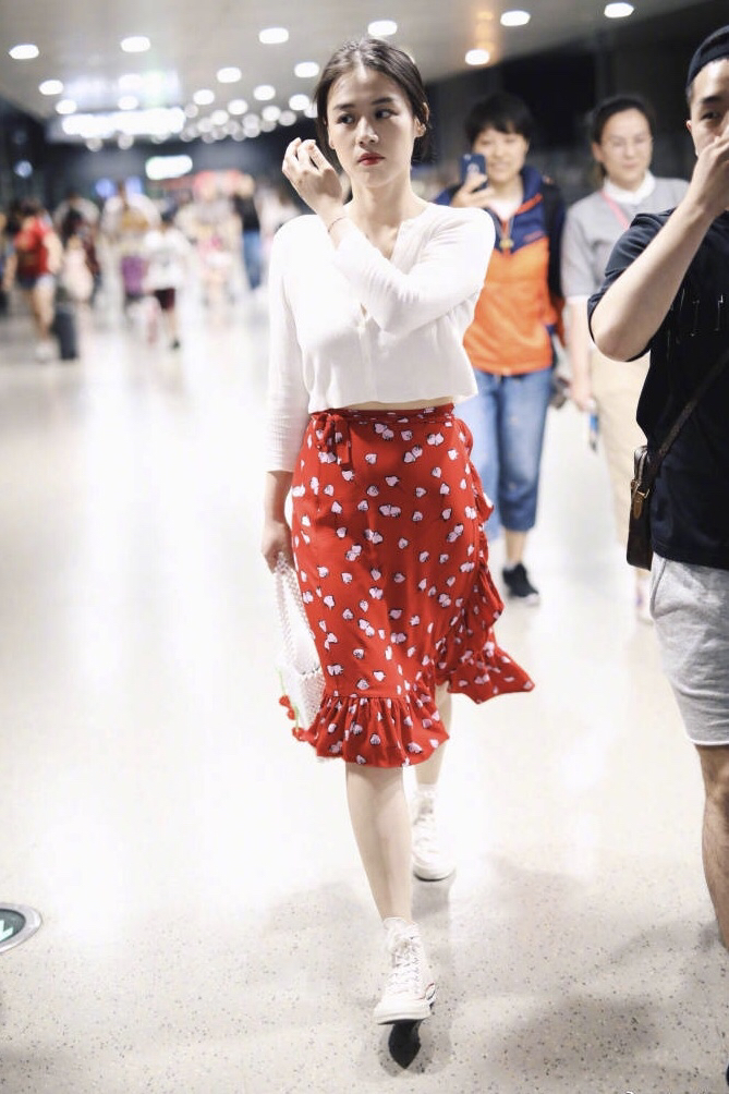 明星机场照穿衣搭配,明星冬季机场穿衣搭配