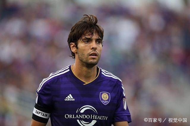 足球明星眼中的c罗和梅西,足球巅峰时的梅西和c罗