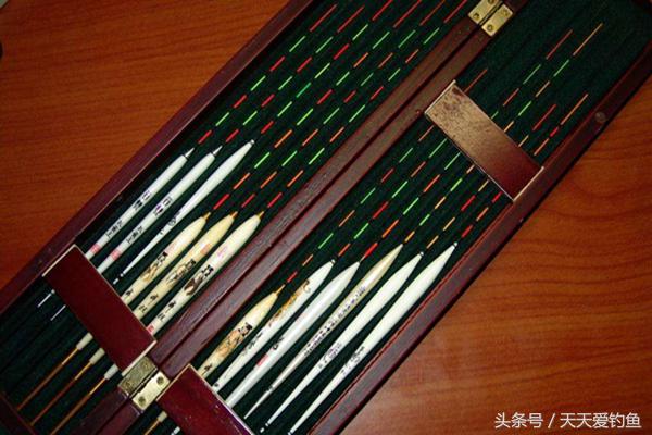 钓鱼时应该怎么选择浮漂,钓鱼老手都说调漂桶没有用实话吗
