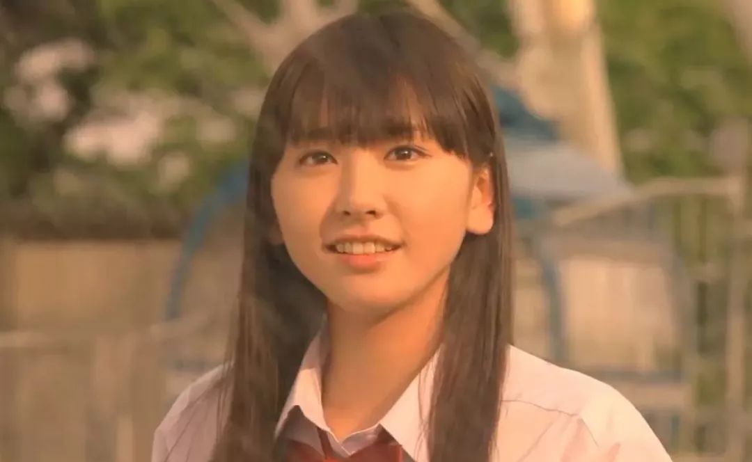 阚清子短发中分两股编发教程,阚清子同款短发发型适合什么脸型