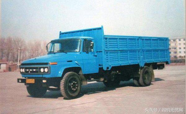 那一夜，差点被冻死在驾驶室，老司机讲述40年卡车生涯