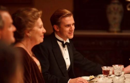 宝格丽酒店穿睡衣吃饭,在宝格丽穿背心