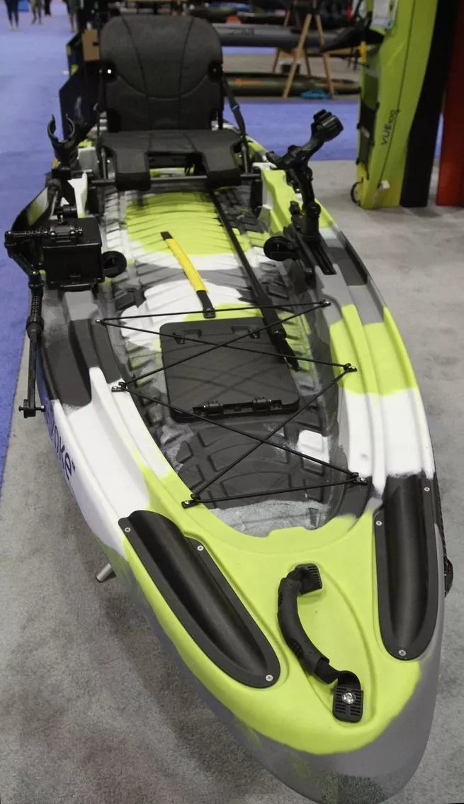 不要再愁着买车了，买艘最新的皮划艇去自由钓鱼