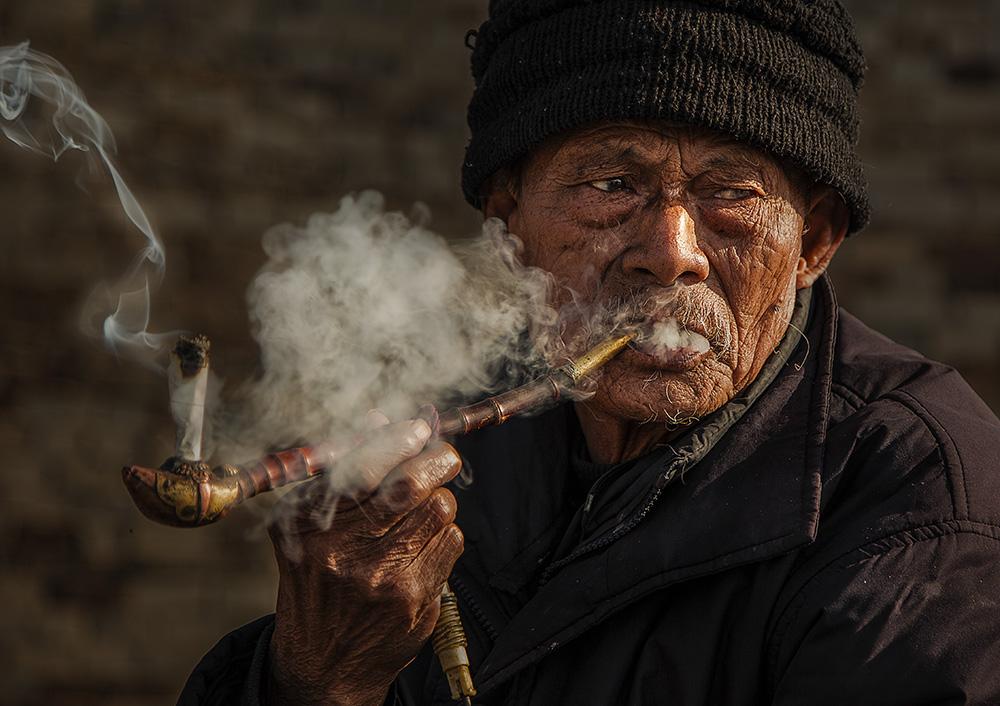 牡丹烟333真的是中华烟吗,牡丹香烟333是什么意思