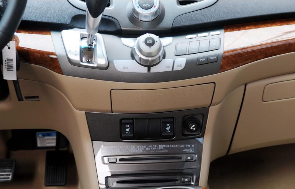 奥德赛mpv老款,2万想买10年本田奥德赛七座mpv