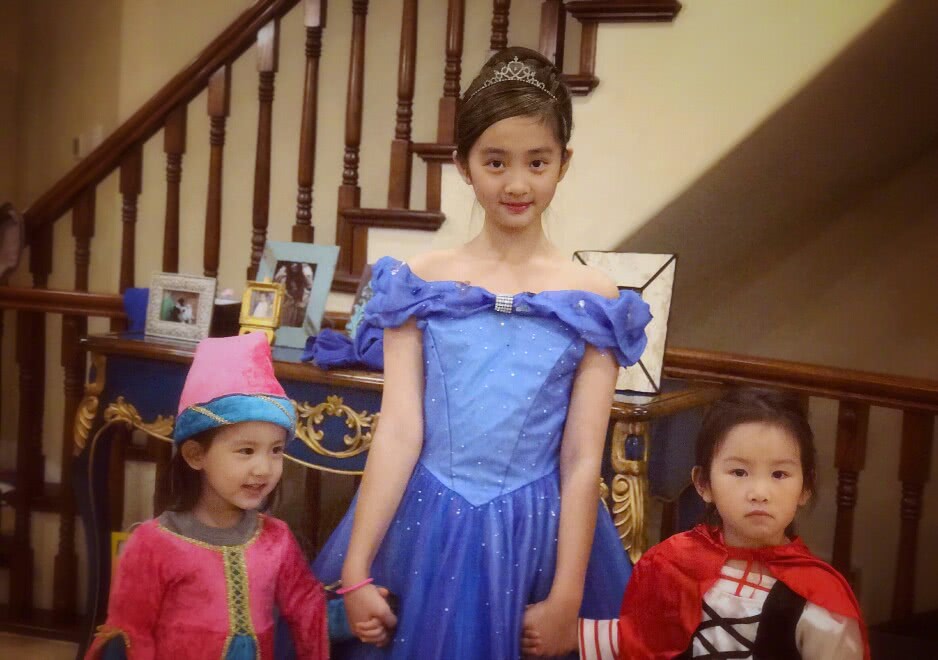 多多和双胞胎合照,多多和妹妹视频