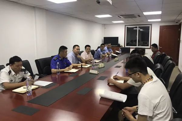 上海交通执法开展全方位安全整治,上海警方交通整治