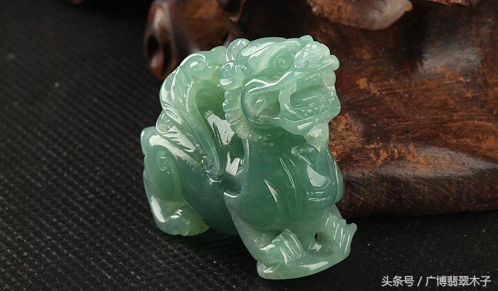 2024年十二生肖最适合戴的玉石,十二属相适合佩戴的翡翠题材