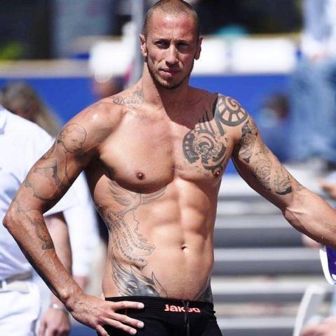 亚当皮蒂跳发视频,亚当皮蒂火了