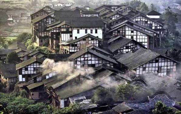 四川一古镇荒废无人居住,四川这座隐藏在喧闹中的千年古镇