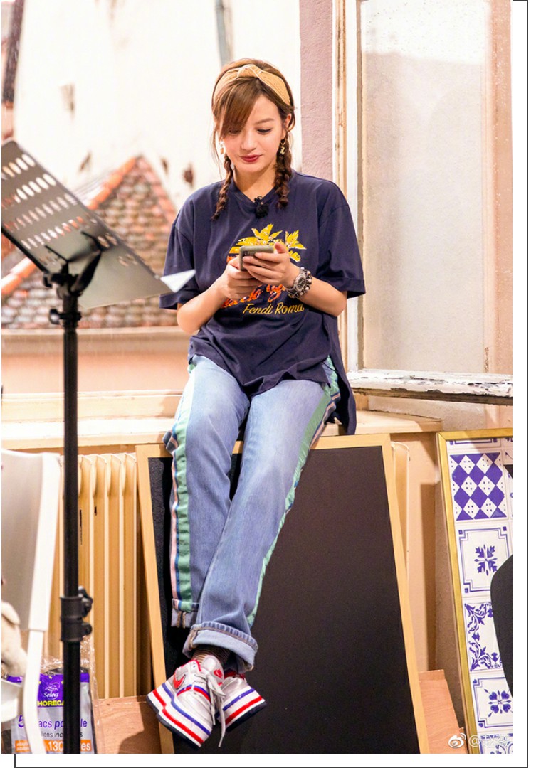 赵薇中餐厅编发视频,赵薇中餐厅编发