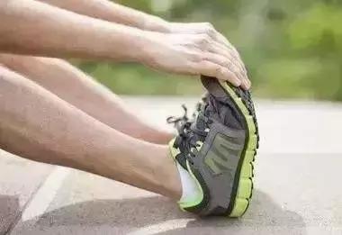 身体缺钙腿有什么症状,运动腿抽筋缺钙有哪几种表现