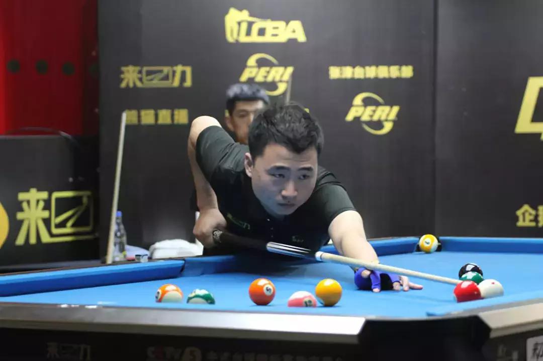 楚秉杰1比12大反超,楚秉杰低杆弧线