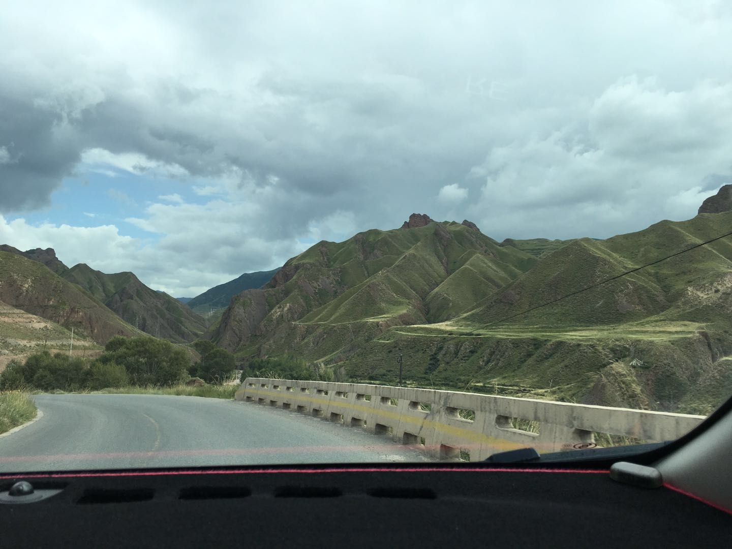 80岁老夫妻自驾游世界各地,湖南80后夫妻自驾环游全国