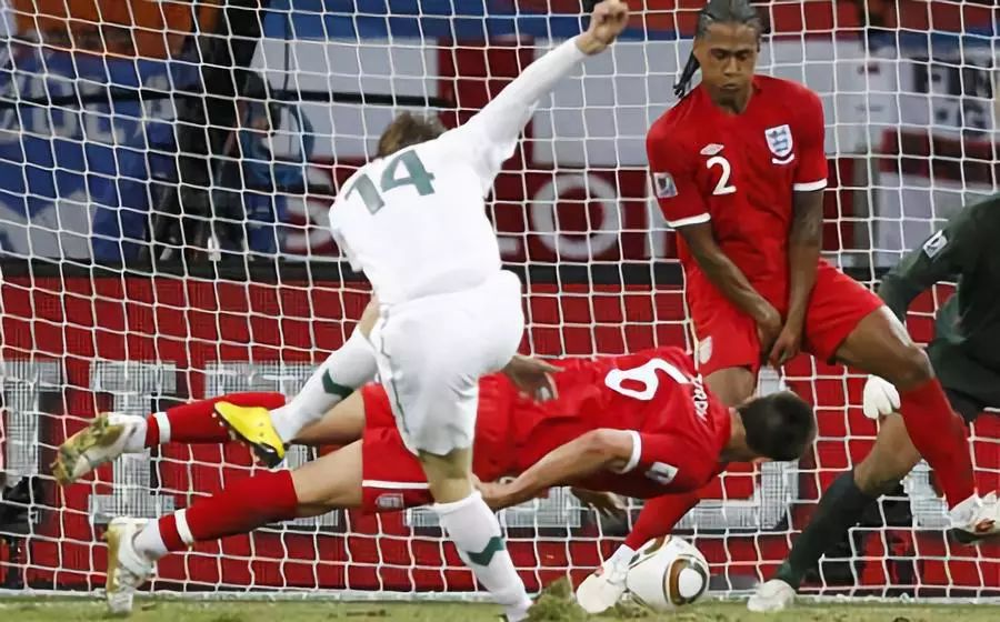 西虹市首富的足球梗,西虹市首富讽刺足球