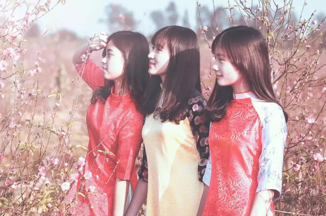 闺蜜拍照姿势三人合照高级感,闺蜜合影照片怎么拍好看