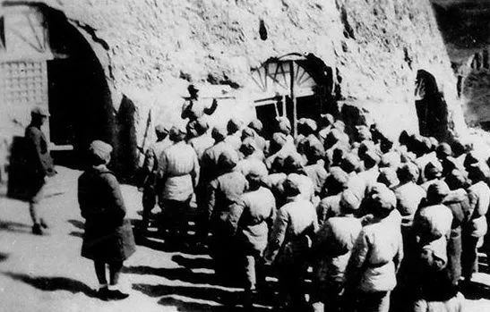 八路军军歌中国人民解放军军歌,解放军军歌和八路军军歌是一个吗