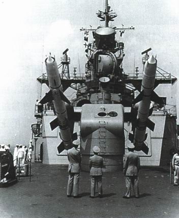 最“不务正业”的防空导弹：不光*飞机打**还把一艘驱逐舰打成两截