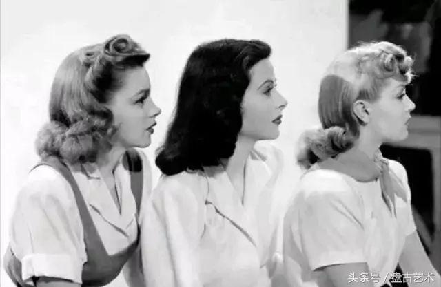 史上第一位全裸的女艺术家，她的智慧比艳照更高明（盘古文化艺术