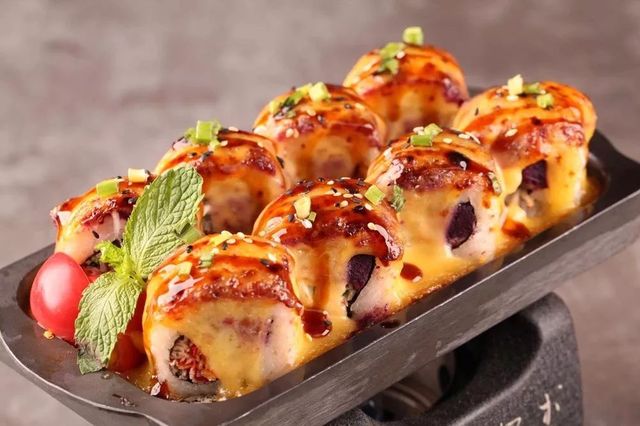 郑州这家寿司界的“黑马”，终于被我们找到了！躺在家里吃到爽！