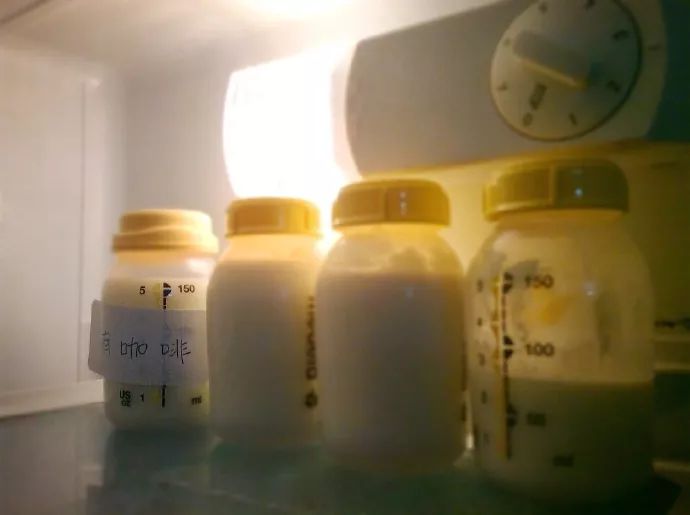 母乳瓶喂必须用吸奶器吗,靠吸奶器实现母乳喂养