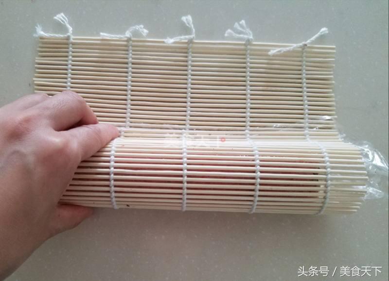 寿司怎么卷才结实日本,寿司怎样卷才不会松视频