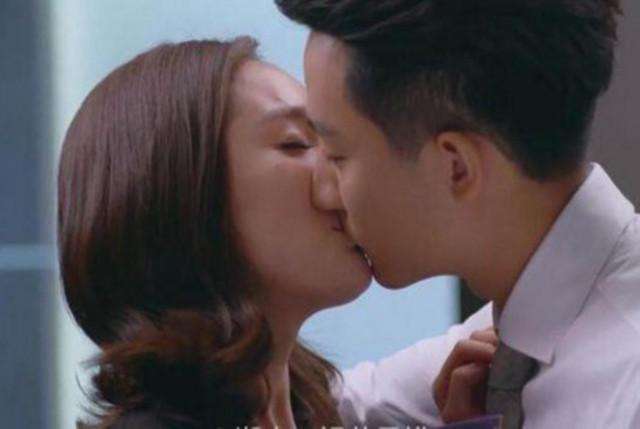 演员在拍吻戏时有哪些是真吻,女明星拍吻戏前有多麻烦