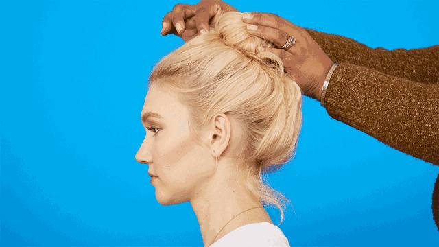 头发这样扎起来真好看,减龄发量少怎么扎头发