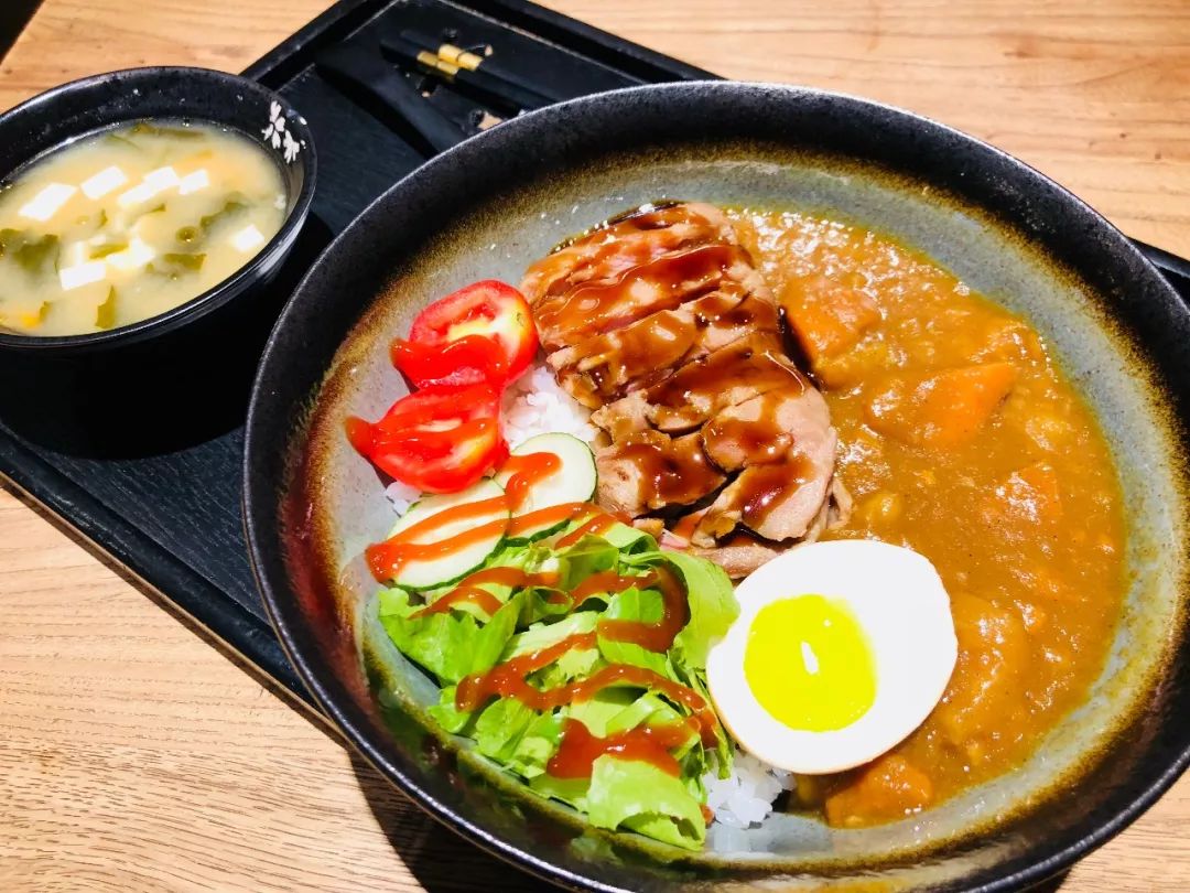 郑州大西郊一个抹茶的天地，飘来一丝丝日式饭香！