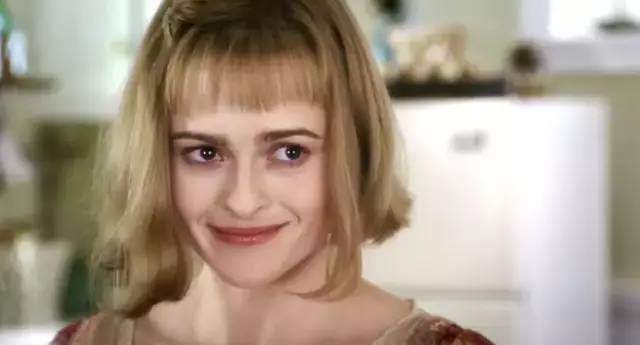 爱丽丝梦游仙境电影红桃皇后结局,爱丽丝梦游仙境红皇后电影完整版