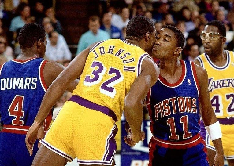 美媒推重量级榜单，NBA历史十大控卫排行榜，库里超越大O排名第二