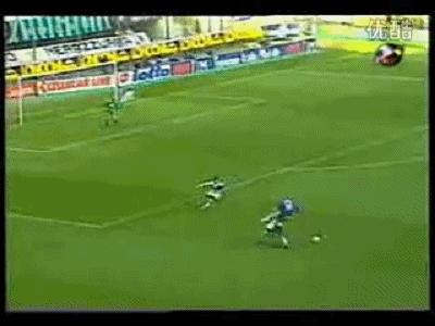 看清楚大罗生涯遭遇的恶劣犯规,罗纳尔多在意甲遭遇的恶意犯规