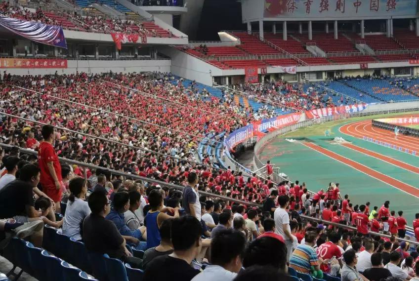 小克鲁伊夫全部视频,小克鲁伊夫赛前发布会