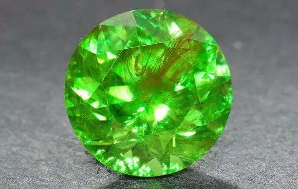 石榴石的鉴别和价格表,鉴别石榴石最简单办法