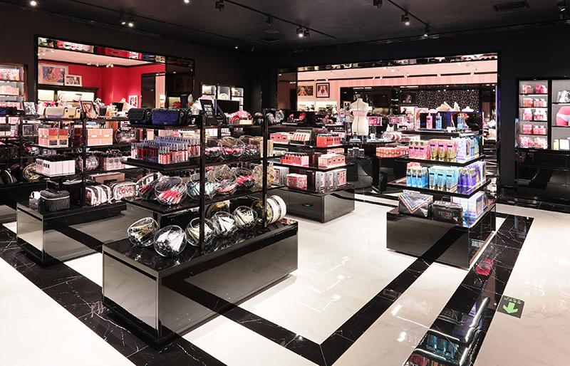 北京第二家维密全品类店在世贸天阶开幕、科勒袖出传奇巨星之夜