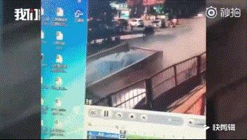 驴受惊一脚踢烂百万豪车,驴被狗咬受惊踢坏豪车