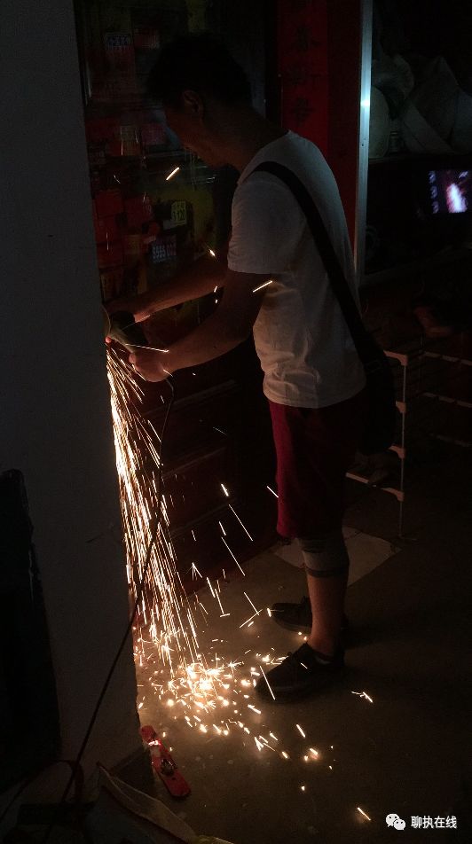 隐形遥控门锁、无线摄像头为躲债竟如此“煞费苦心”