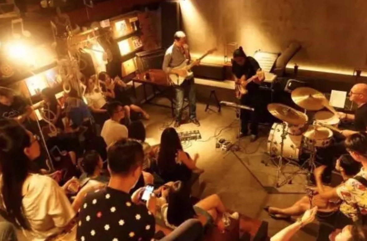 上海那些悄悄复苏的黑胶店们，重启数字音乐的时代