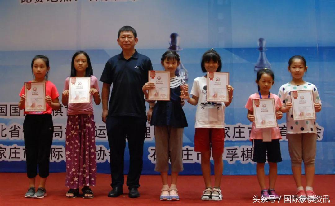 2015团体锦标赛羽生结弦颁奖,20届全国青少年锦标赛