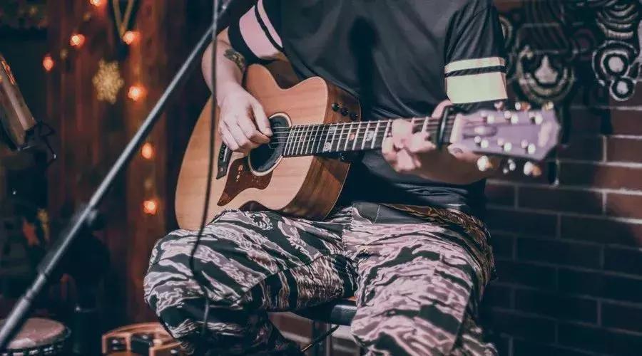 工资5000，还贷7000：深圳人的夜晚，其实比白天更忙